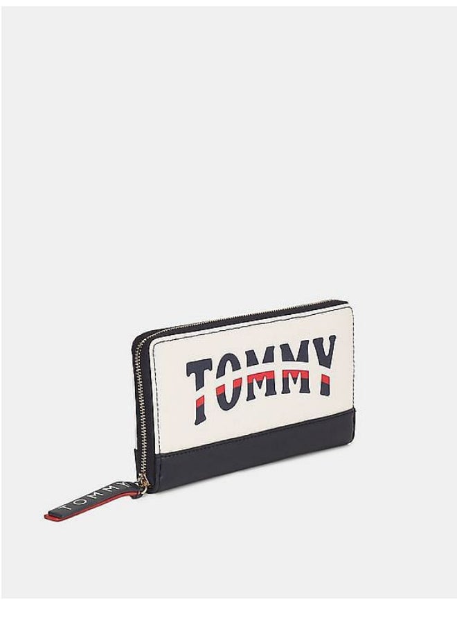 Tommy Hilfiger Plus Tommy Hilfiger Women's Zip Wallet  - Image 2