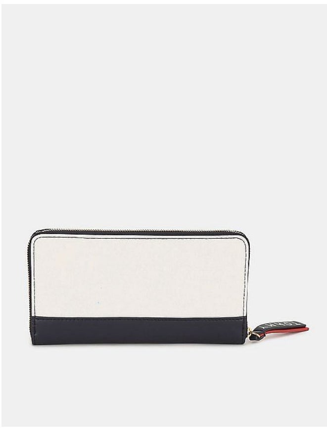 Tommy Hilfiger Plus Tommy Hilfiger Women's Zip Wallet  - Image 3