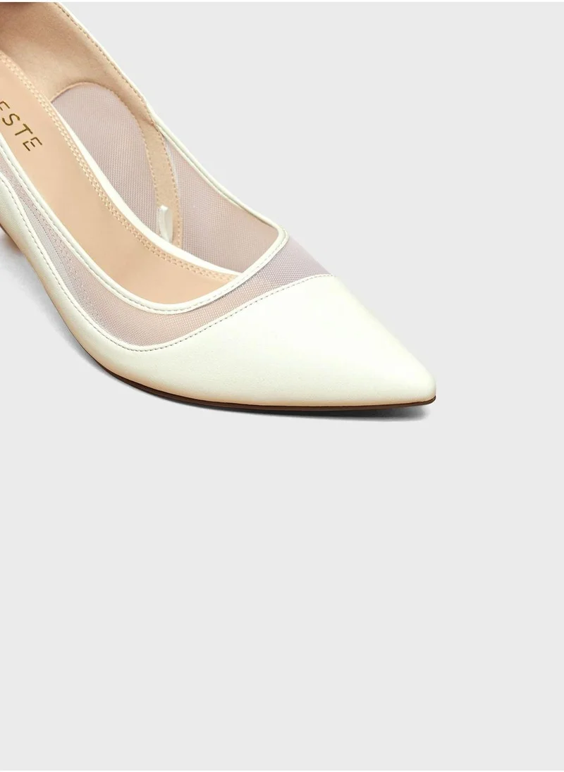 سيليست Pointed Toe Pumps
