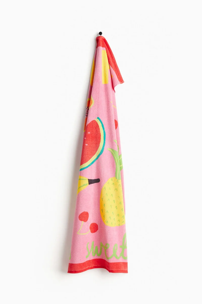 اتش اند ام منشفة للحمام مزينة بنقوش