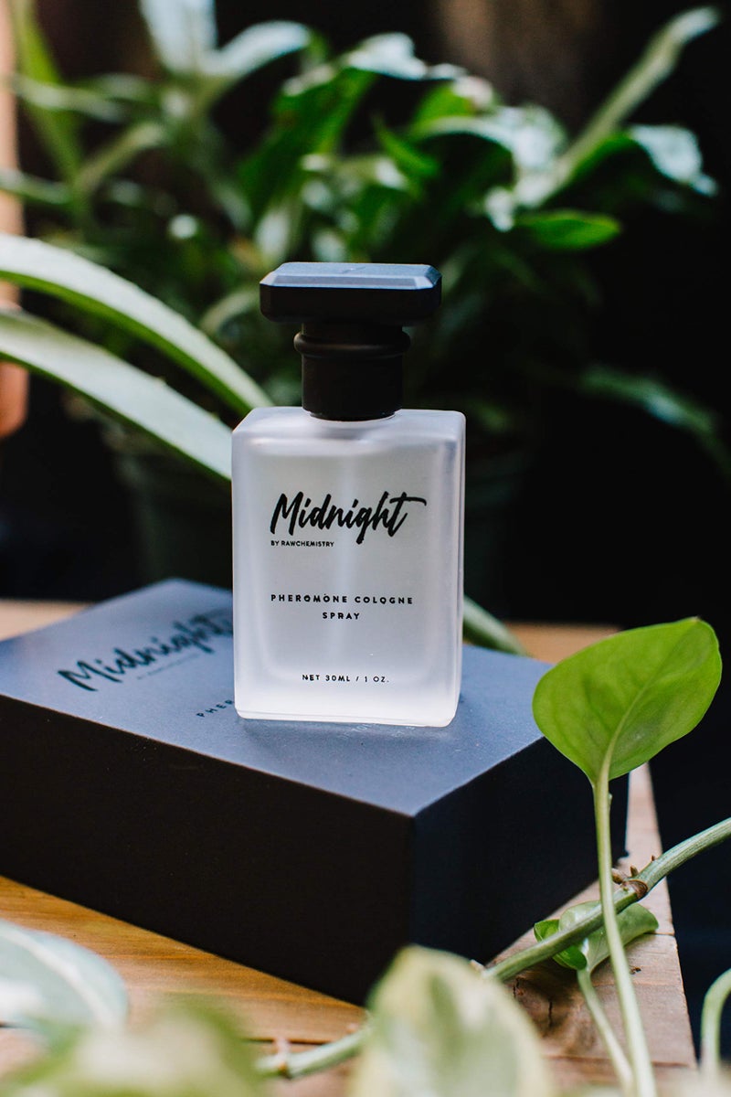 RawChemistry Midnight Pheromone Infused Cologne for Men 1 oz. - Image 4