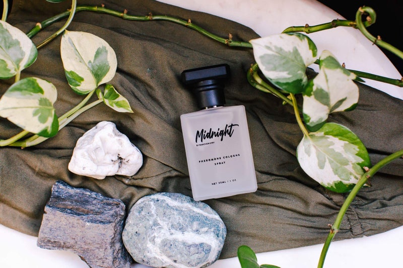 RawChemistry Midnight Pheromone Infused Cologne for Men 1 oz. - Image 5