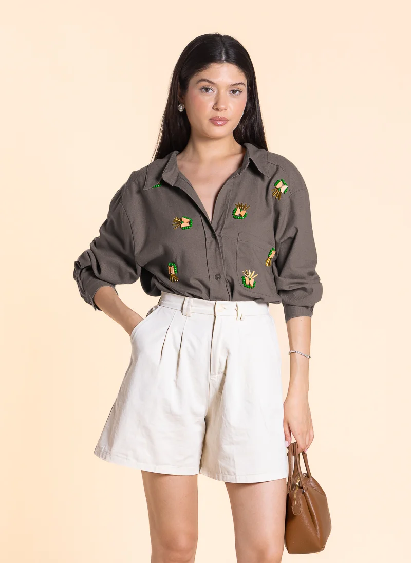 SHAPES DETAILED EMBROIDERED COMFORT SHIRT