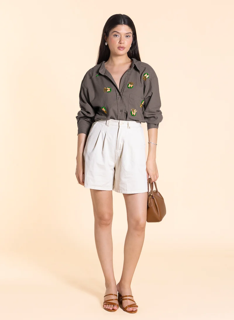 SHAPES DETAILED EMBROIDERED COMFORT SHIRT
