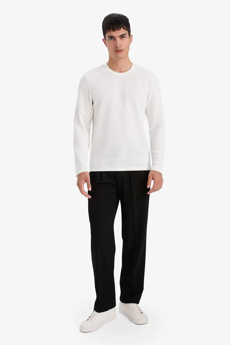 ديفاكتو Slim Fit Long Sleeve Sweatshirt