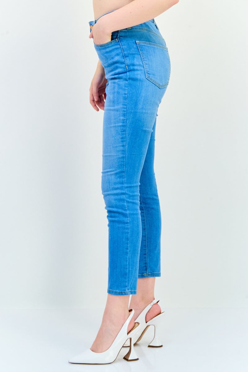 Universal Thread Women Skinny Fit Washed Stretchable Short Jeans, Light Blue  - Image 2