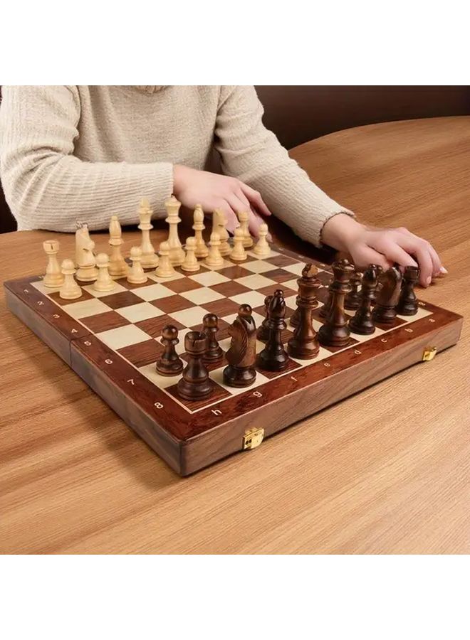 مجموعة شطرنج متوسطة محمولة قابلة للطي مع صندوق هدايا فاخر هدية عيد الميلاد المثالية - Image 2