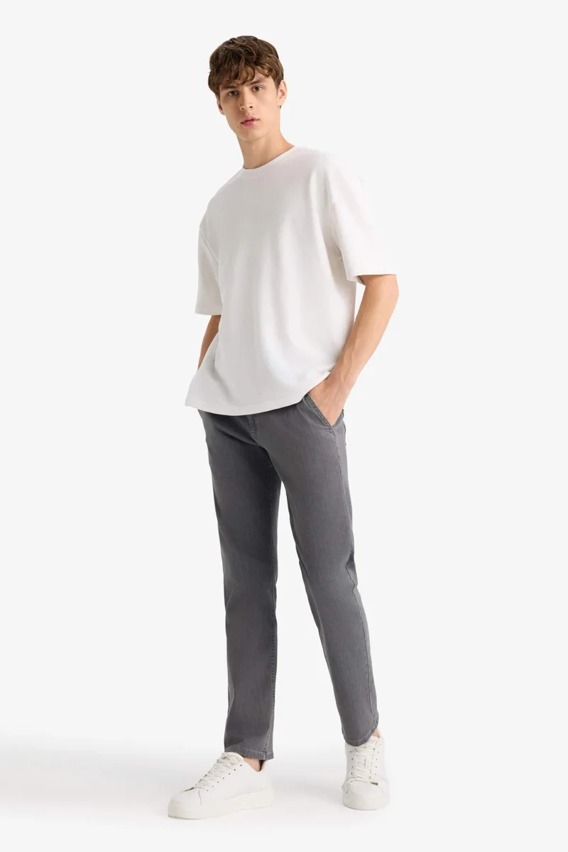Defacto  Sergio Regular Fit Regular Waist Straight Jeans for Men | Best Price UAE