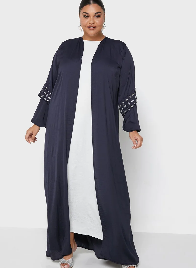 هيا كلوزيت كيرف عباية مرصعة بأحجار