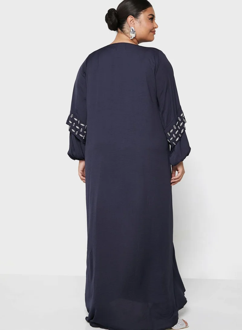 هيا كلوزيت كيرف عباية مرصعة بأحجار