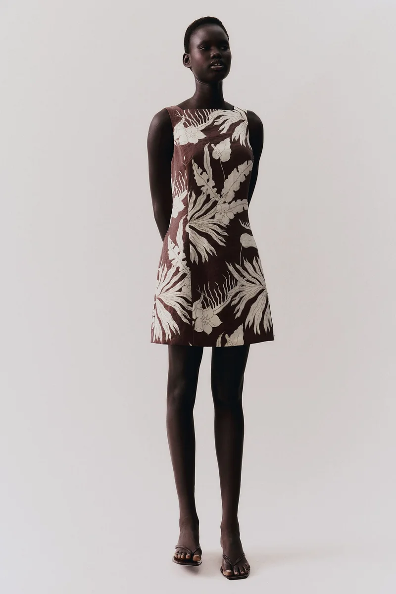 اتش اند ام فستان من قطن تويل بقبة مربعة