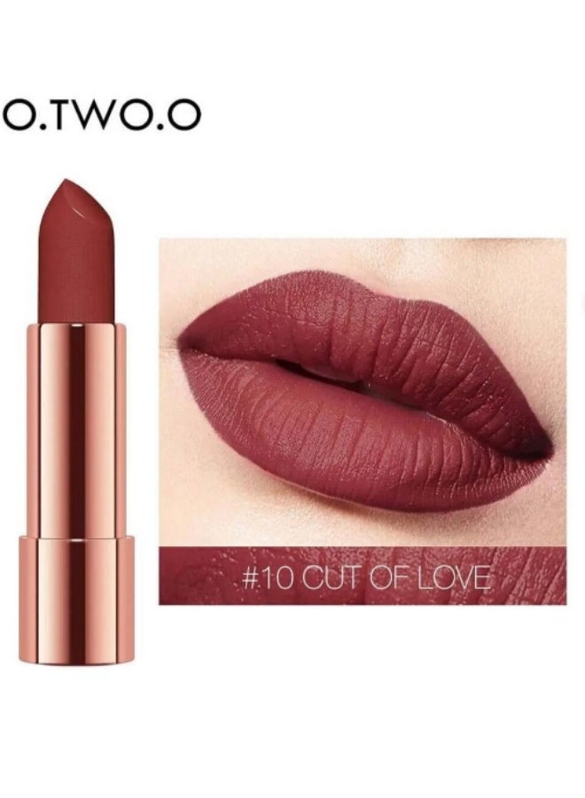 O.TWO.O Soft-touch matte lipstick - Shade 10 Burgundy - 4 grams - Image 2