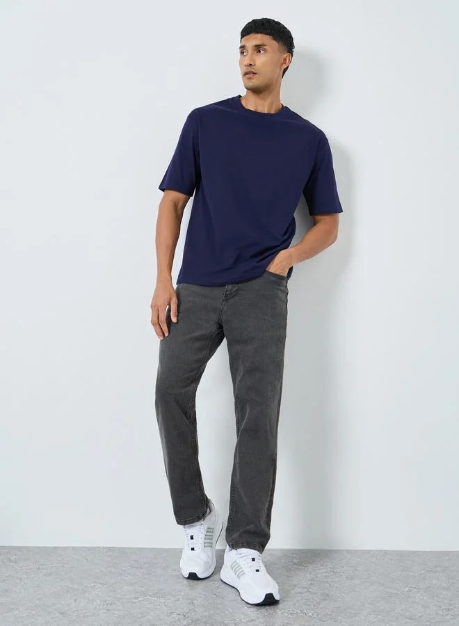 ستايلي تيشيرت بطبعة جرافيك وقصة مريحة