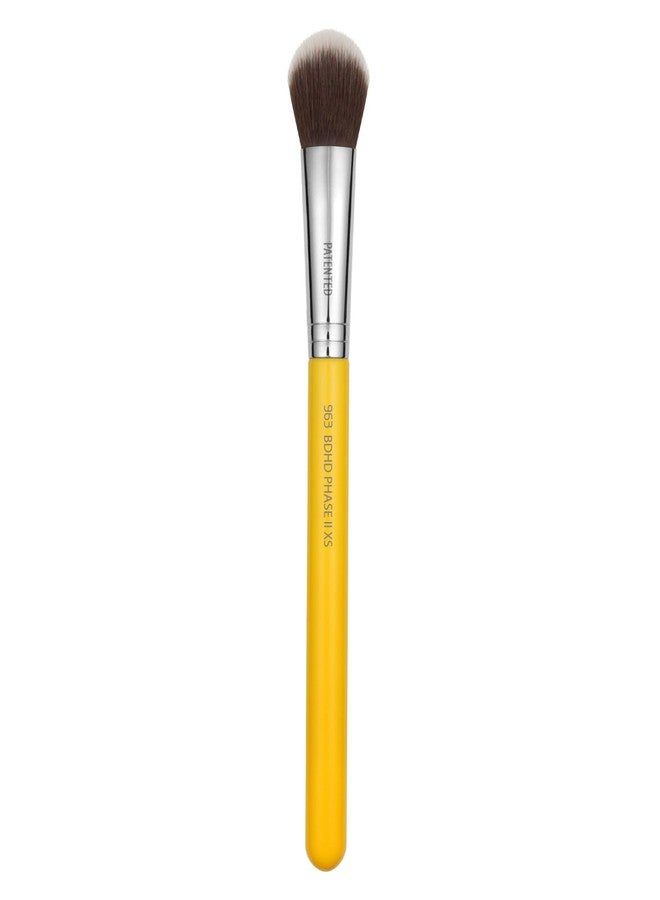 بديليوم تولز فرشاة مكياج احترافية من Bdellium Tools - سلسلة ستوديو 963 BDHD المرحلة الثانية xs - مصنوعة من ألياف صناعية نباتية بالكامل، لدمج دقيق، وإبراز، وتحديد، وتنعيم (أزرق، قطعة واحدة) - Image 4