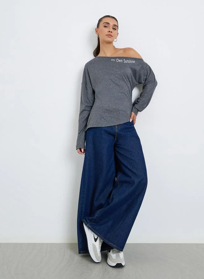 ستايلي تيشيرت مطبوع بياقة غير متماثلة