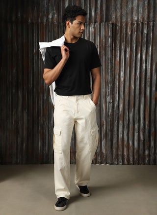 Men's Ecru Loose Fit Jeans - Comfortable and Casual Denim - pzsku/Z40AE5F3B67A633B6BF32Z/45/_/1727158193/e01f51a6-d2be-4afc-bd88-ab7191864b6a