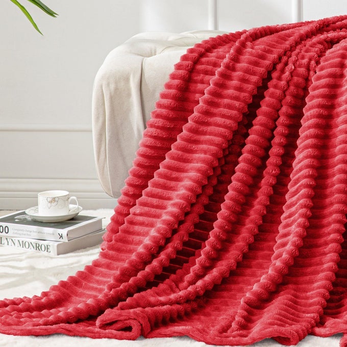 FLEECE THROW BLANKET FOR COUCH 3D RIBBED JACQUARD SOFT AND WARM DECORATIVE FUZZY BLANKET COZY FLUFFY PLUSH LIGHTWEIGHT RED THROW BLANKETS FOR BED SOFA 50X60 INCHES