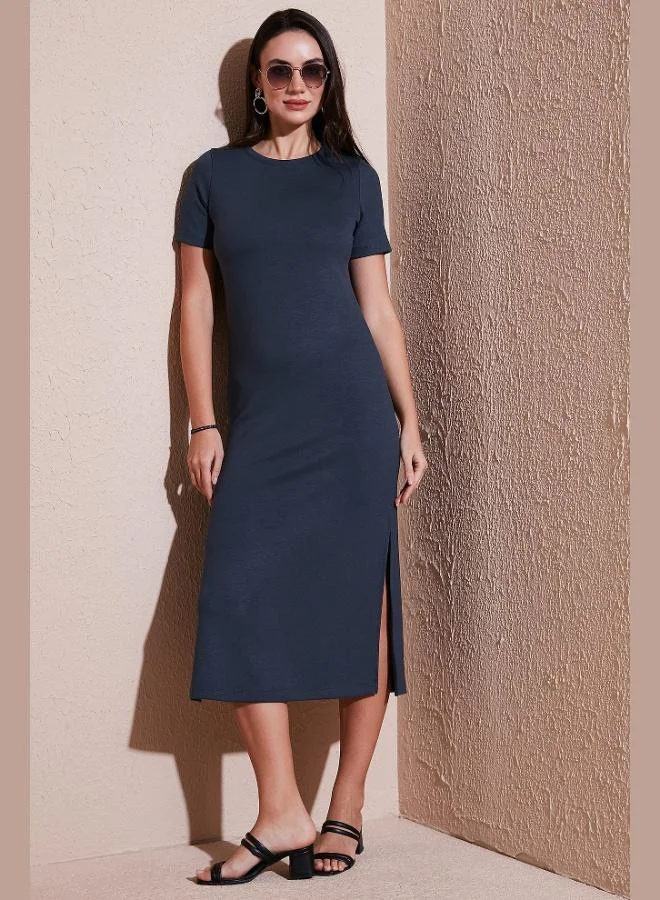 ليلا فستان ميدي ليلا بقصة عادية بياقة مستديرة وفتحة للنساء