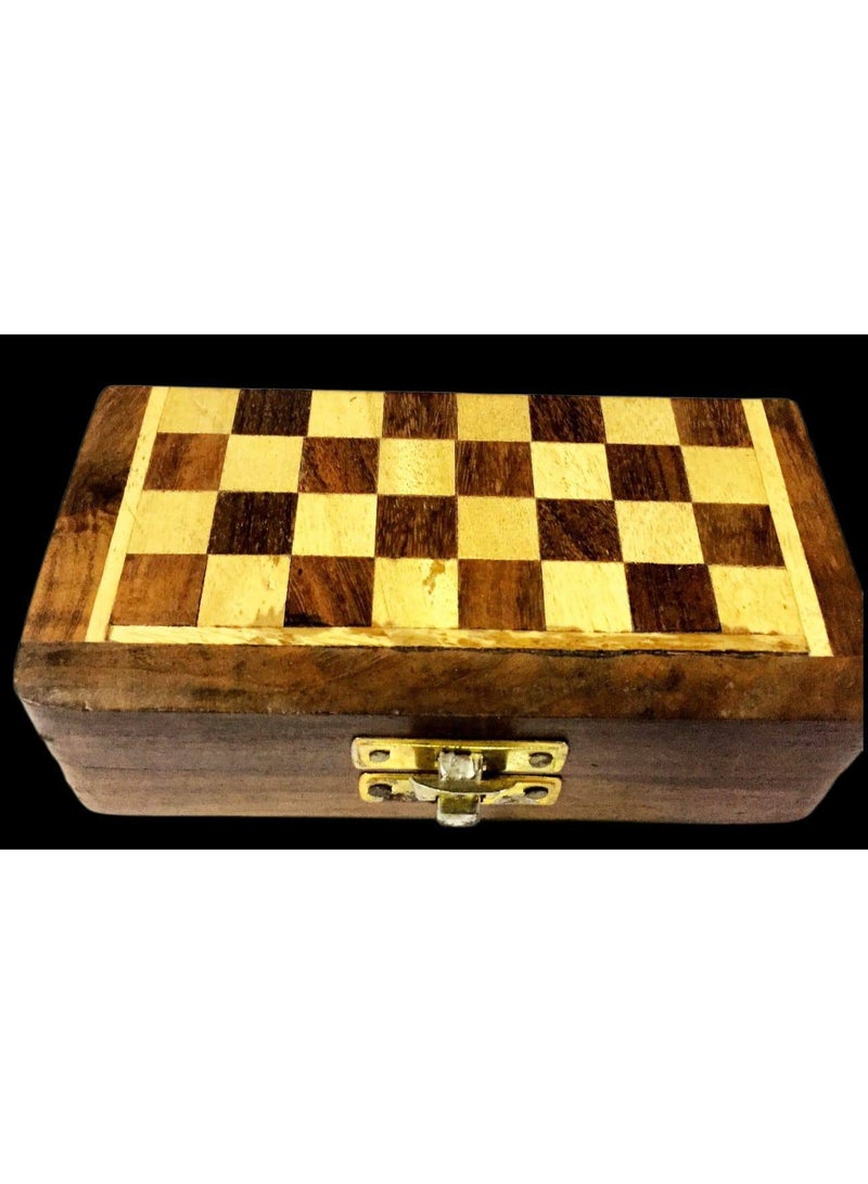 Handmade Indian chess set made of sheesham wood, measuring 30 x 15 cm, luxurious design, suitable for playing and decoration. - Image 5