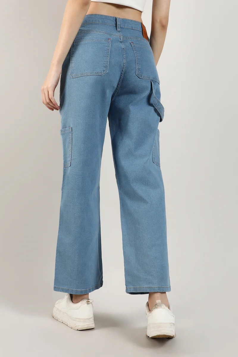 Campus Sutra Women's Light Blue Straight Fit Cargo Denim Jeans