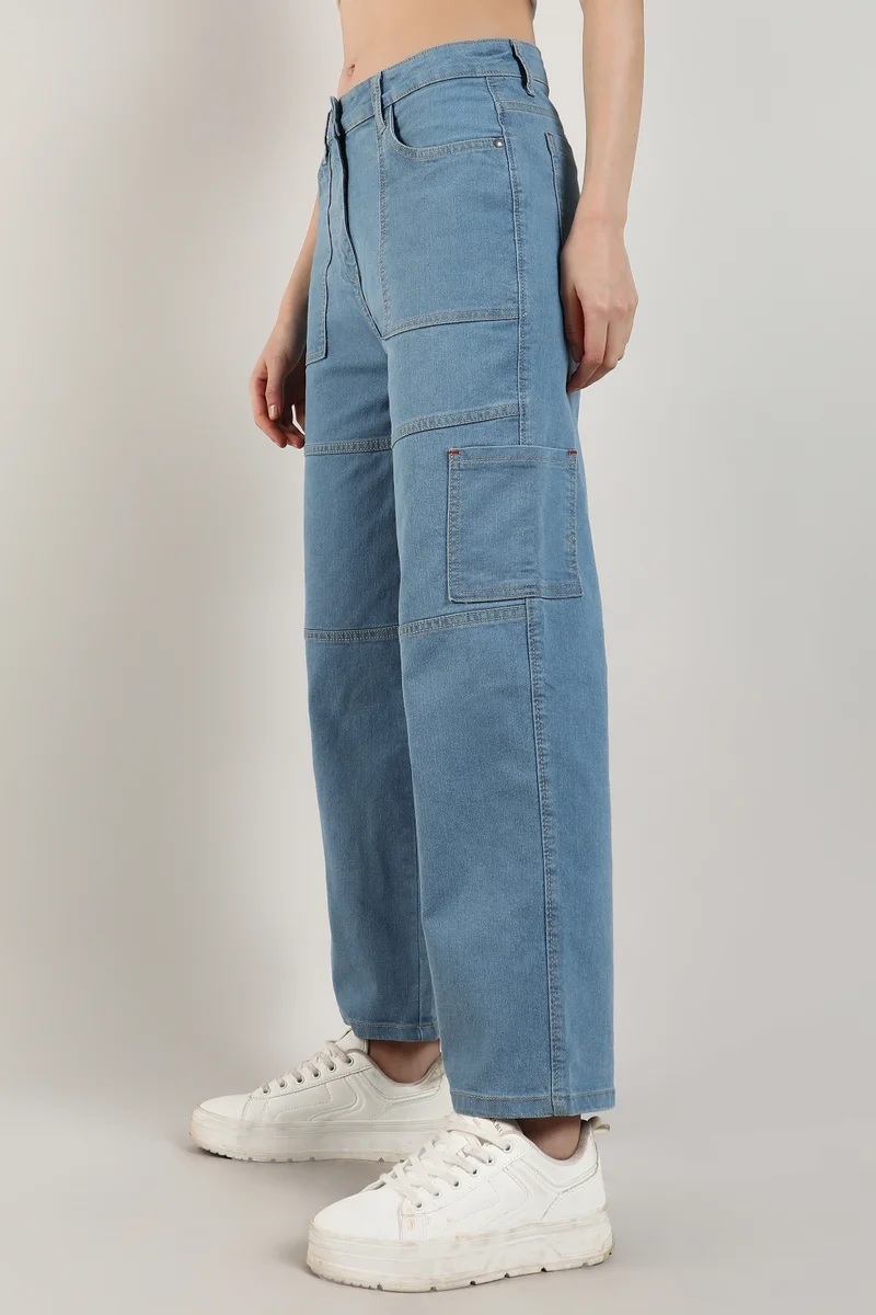Campus Sutra Women's Light Blue Straight Fit Cargo Denim Jeans
