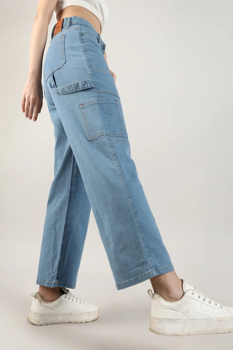 Campus Sutra Women's Light Blue Straight Fit Cargo Denim Jeans