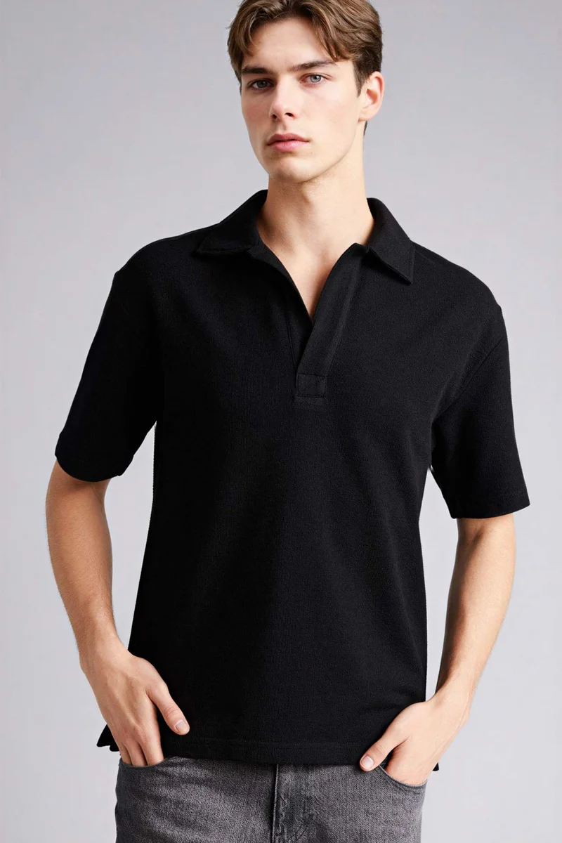 ديفاكتو Boxy Fit Polo Collar Polo T-Shirt