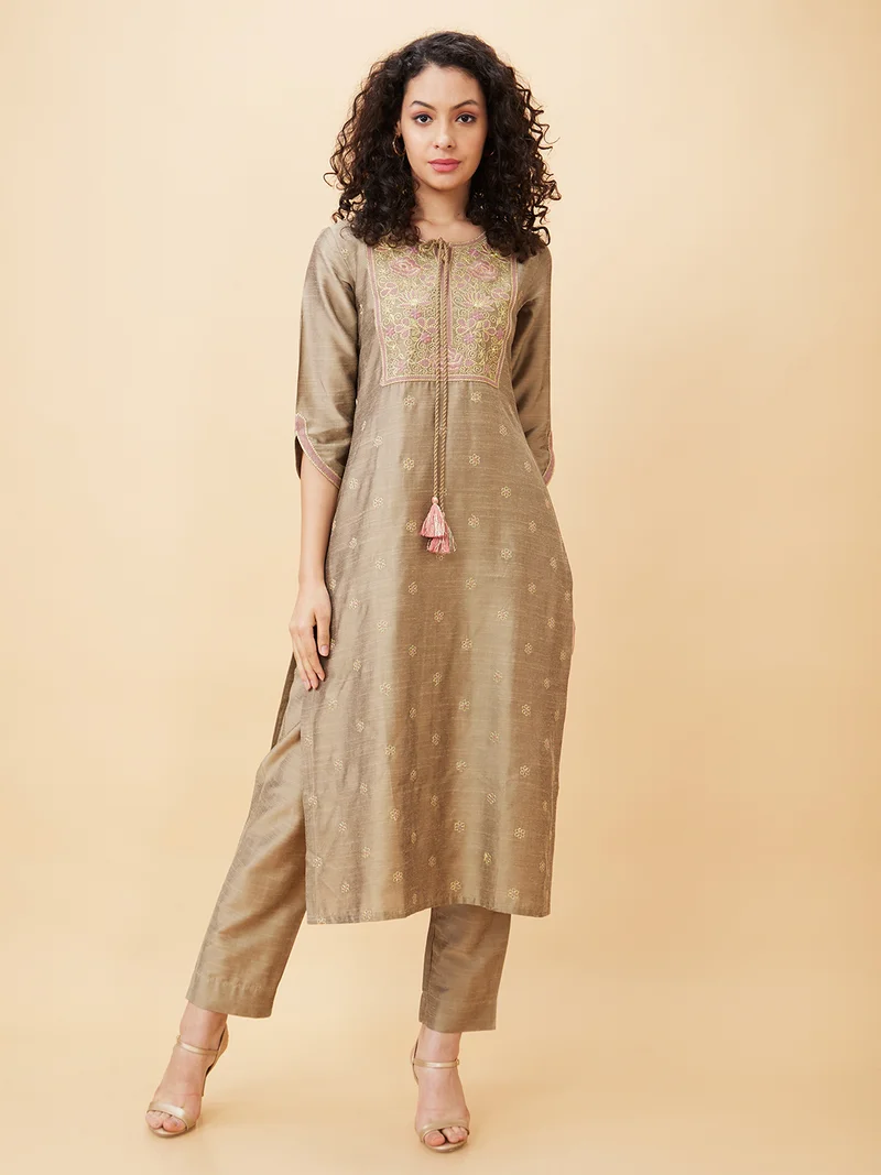 globus Women Floral Embroidered Tie-Up Straight Kurta With Trousers