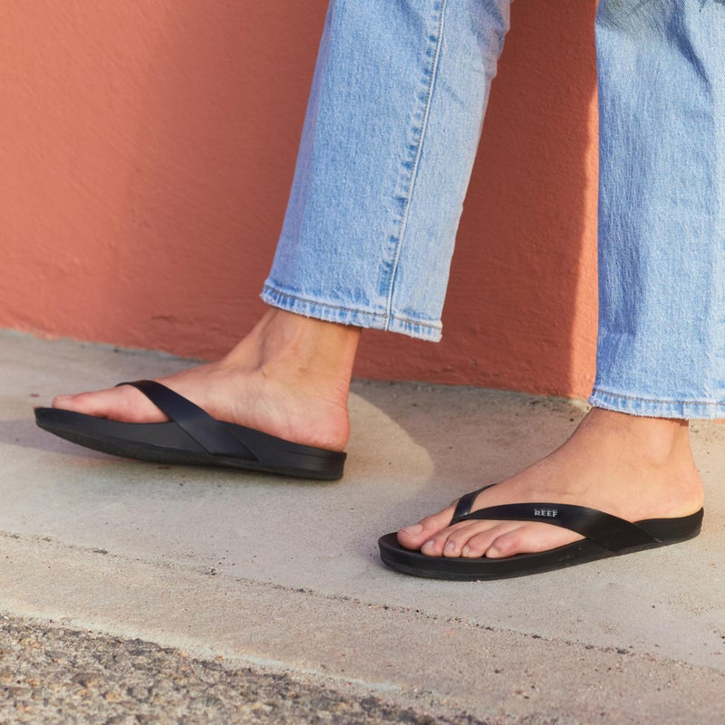 REEF Cushion Court Womens Flip Flop, Molded Cushion Footbed, Arch Support, Natural, 7.5 - Image 2