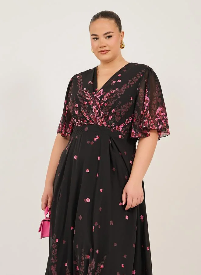 Styli Plus Size Floral Print Short Sleeves A-Line Maxi Dress