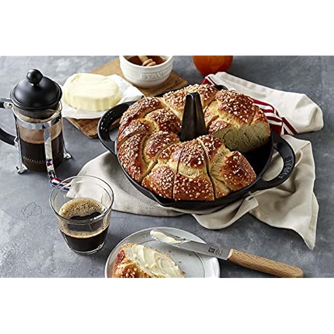 ستوب شواية عمودية 24 سم، سوداء، سعة 1 لتر، مصنوعة من حديد الزهر الموصل للحرارة، لون أسود غير لامع، آمنة للاستخدام في الفرن 260 درجة مئوية، طهي صحي قليل الدسم، آمنة للاستخدام على جميع أنواع المواقد بما في ذلك الحث الحراري، صنع في فرنسا - Image 4