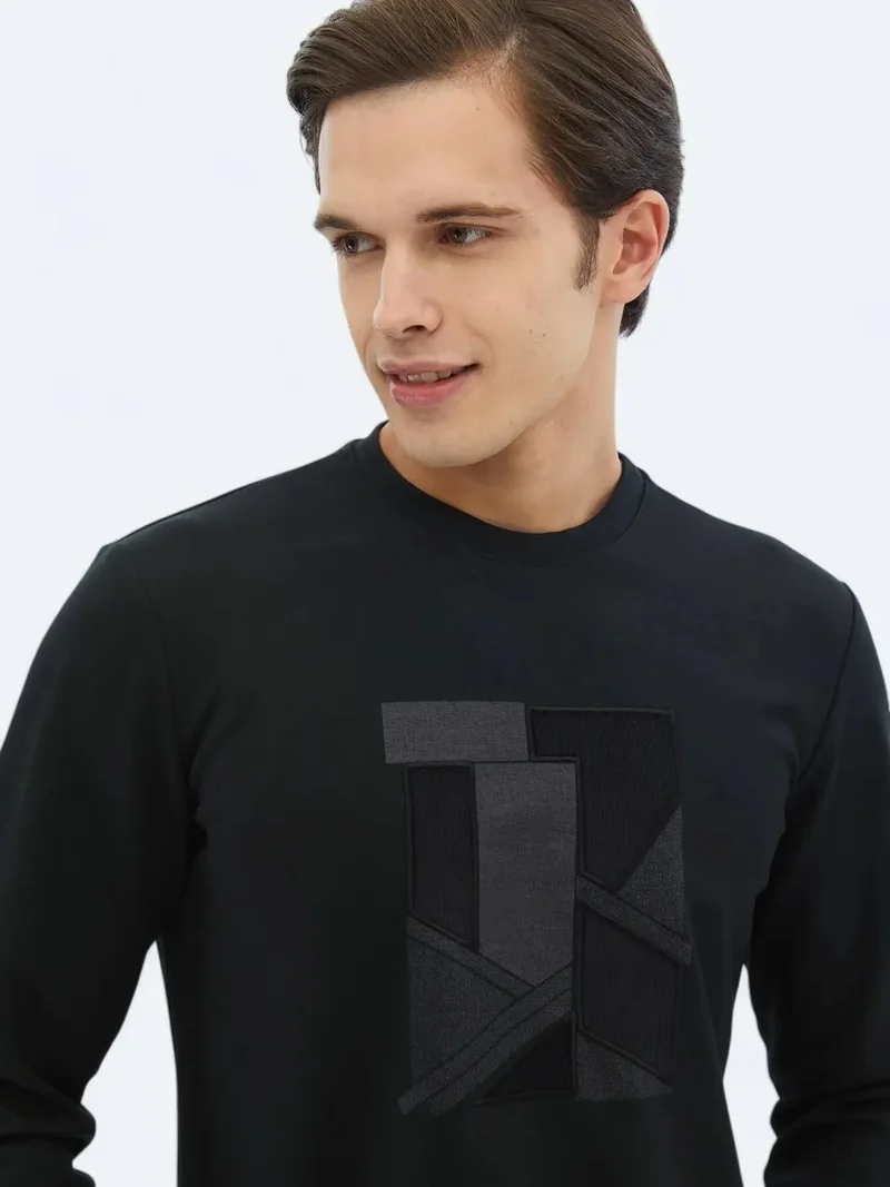 Kip Black Crew Neck Printed Sweatshirt