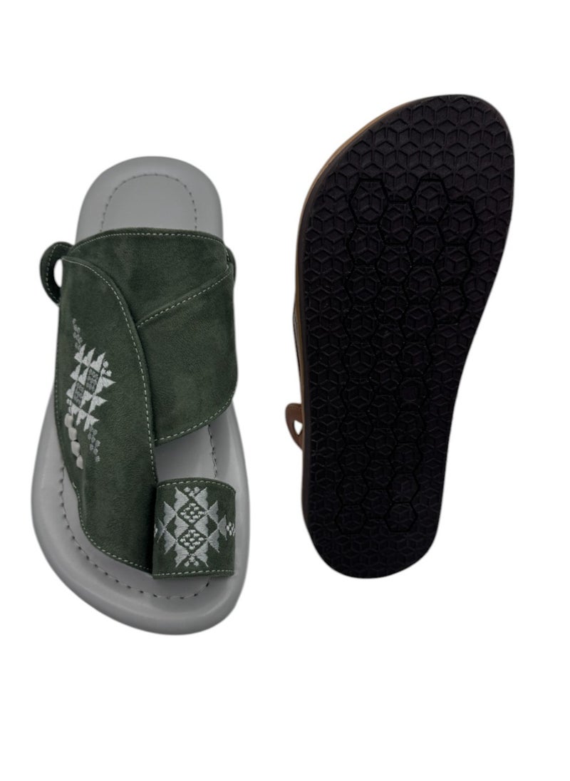 AL Fanoos Classic Arabic Slippers  - Image 3