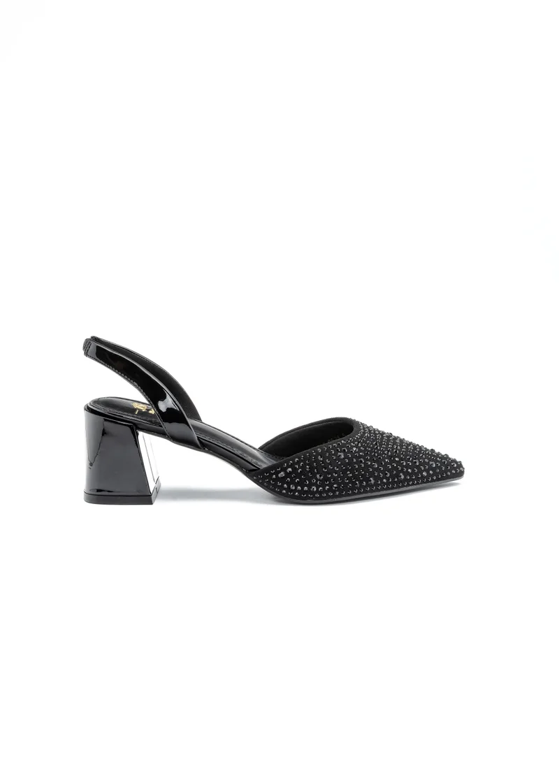 باتا حذاء مدبب بحزام خلفي وكعب سميك