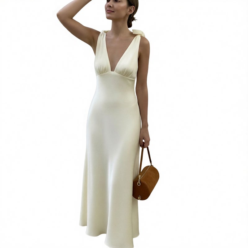 Elegant Fitted Tie-Waist Dress - Image 1