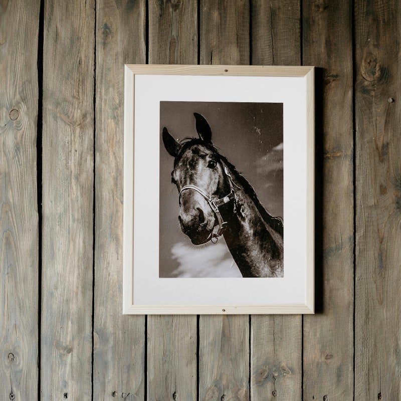 Photo Frame with Hollow Design for Stylish Wall Decor - Image 3