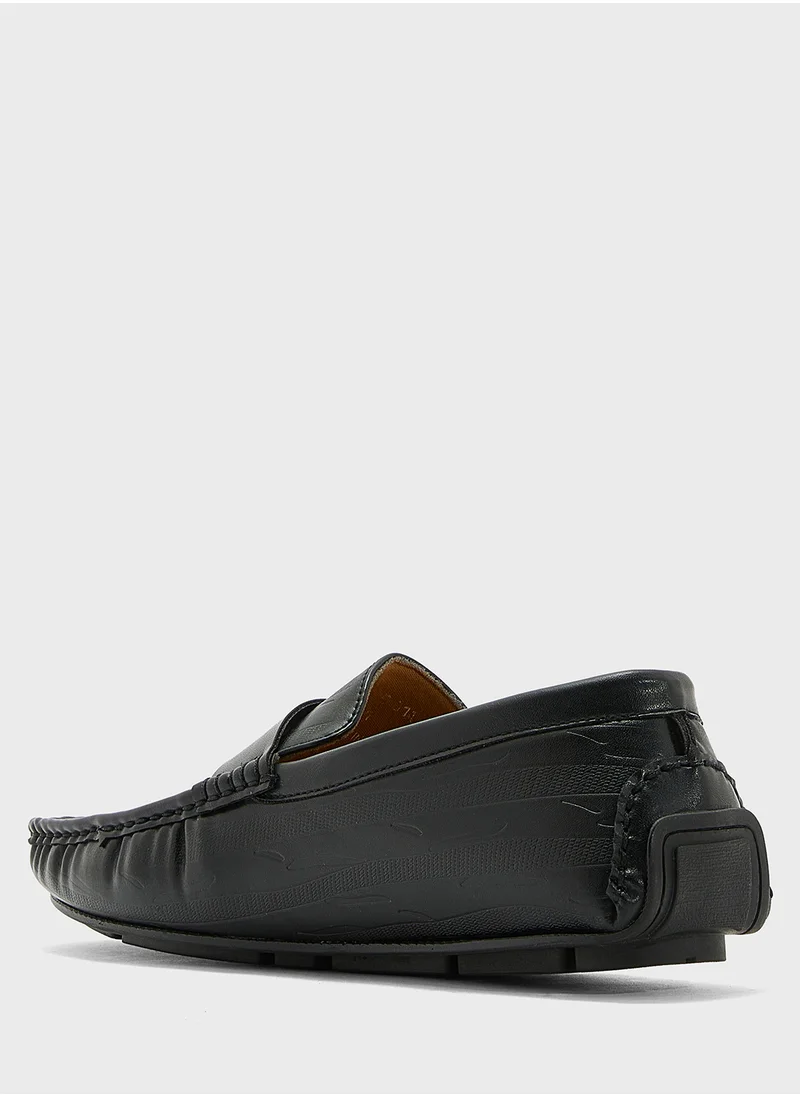 Robert Wood Tassel Detail Textuted Casual Loafers