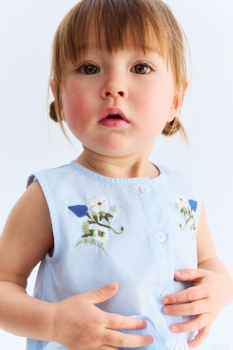 اتش اند ام طقم من قطن البوبلين بتفاصيل مطرزة من قطعتين