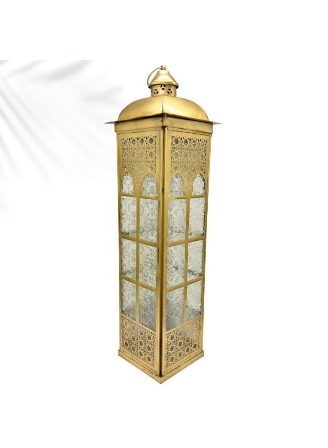 سوق ديزاينز فانوس رمضان من سوق ديزاينز للأرضيات كبير ارتفاع 60 سم – فوانيس عربية ذهبية معدنية وزجاج شفاف، ديكور العيد، فوانيس أرضية للمنزل والحديقة والديكورات الخارجية، ديكور منزلي مغربي. - Image 5