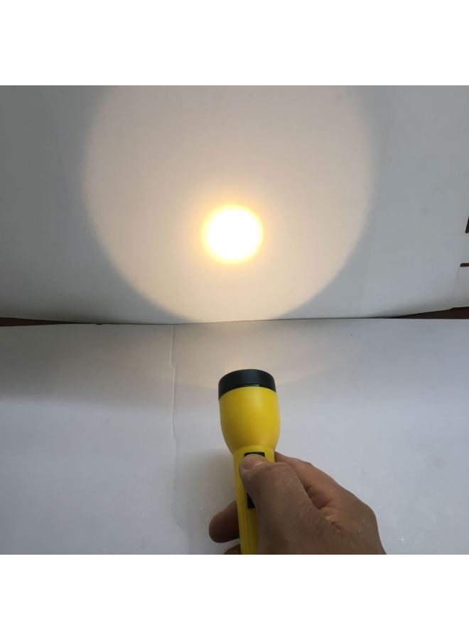 Old-fashioned Flashlight 2 5th Battery Household Durable Power Outage Emergency Lighting Students The Elderly Night Outdoor Portable-Product Specifications:602 Yellow White Light + 1 Led Bulb + 2 Aa Batteries  - Image 4