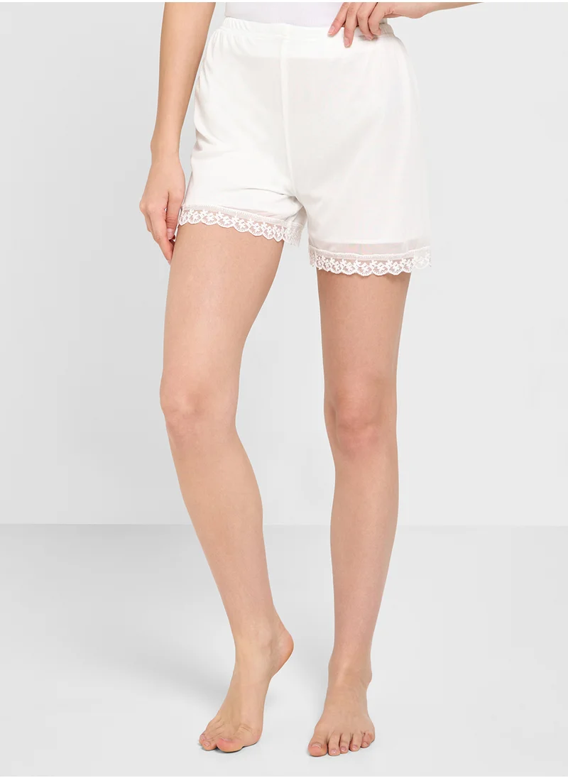 جينجر Cold Shoulder Lace Detail Cami Top & Short Pj Set