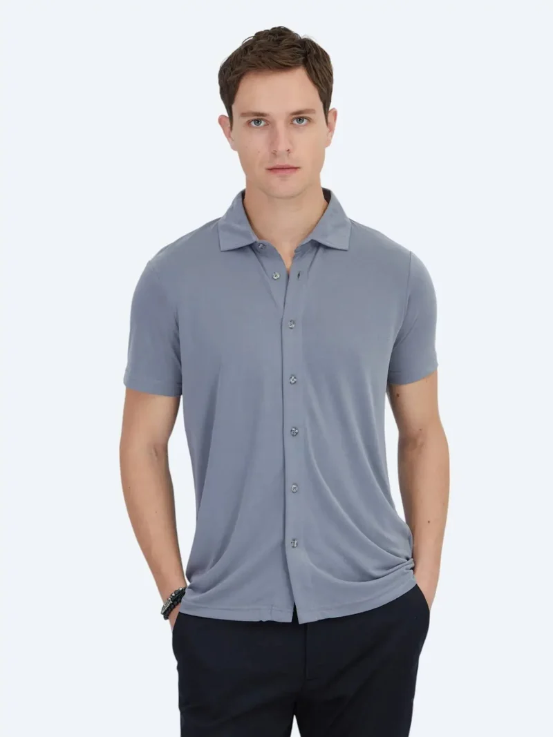 كيب قميص رمادي سادة بقصة عادية محبوكة للاستخدام اليومي