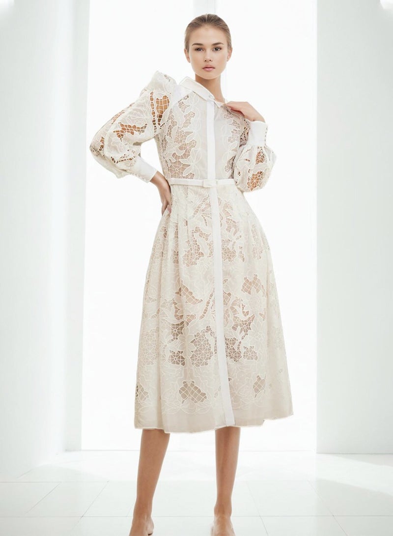 إسكدنيا فستان طويل بأكمام فوانيس مع تطريز، بتصميم أنيق وجذاب يناسب السيدات. - Image 1