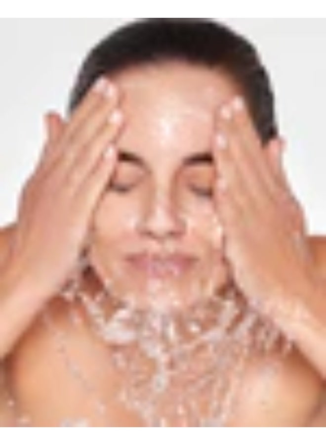 111SKIN Black Diamond Vitamin C Brightening Cleanser 120ml - Image 4