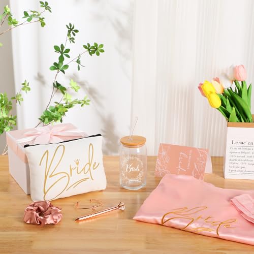 Irenare مجموعة هدايا العروس 8 قطع لحفلة الزفاف ودورة العروس - روب، كوب، حقيبة مكياج، سوار، رباط شعر، بطاقة، قلم، صندوق هدايا (وردي) - Image 5