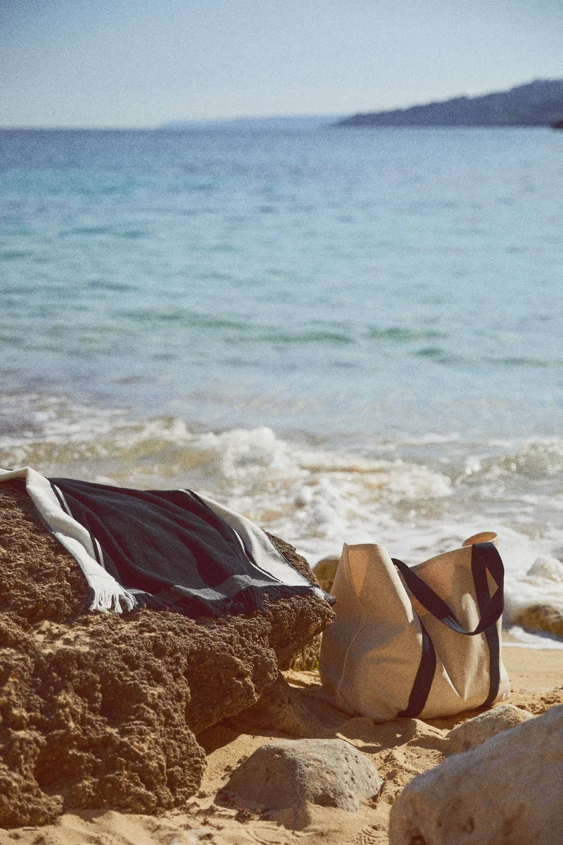 H&M Fringed beach towel