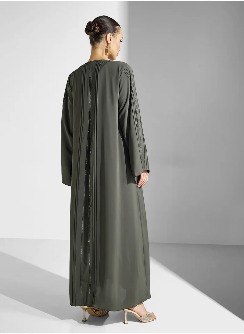 هيا كلوزيت V-Neck Embroidered Flared Sleeve Abaya