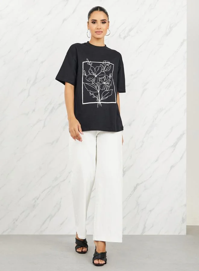 Styli Styli Oversized Floral Foil Print Longline T-shirt