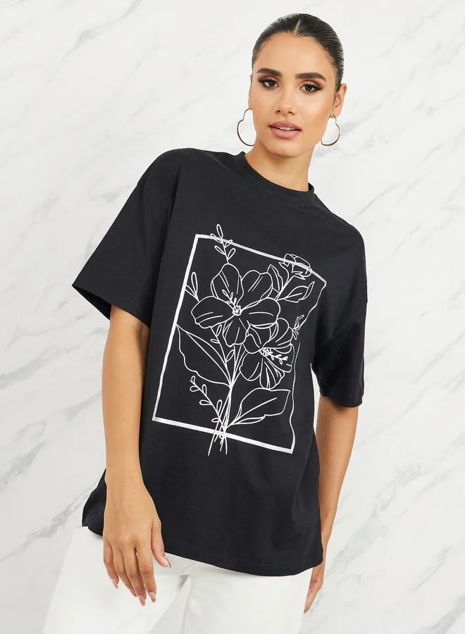Styli Styli Oversized Floral Foil Print Longline T-shirt