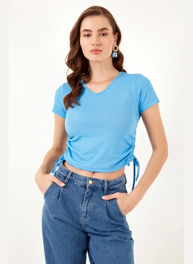 ليلا بلوزة نسائية ليلا بقصة ضيقة وياقة على شكل  وجوانب مجمعة